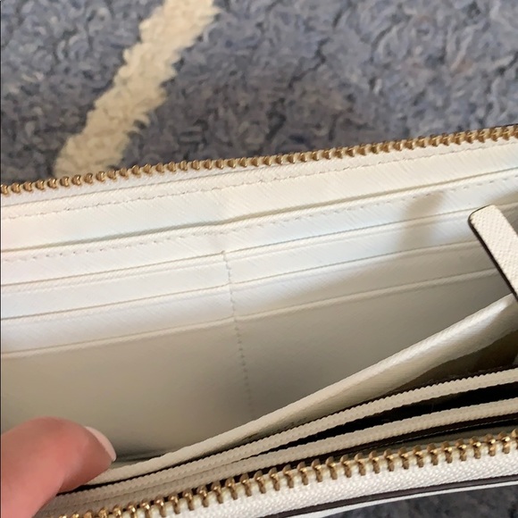 Kate Spade White Wallet - Picture 5 of 8